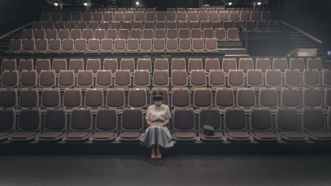 제 1의 아해만 공연본다 그리오, 연극 <코오피와 최면약>